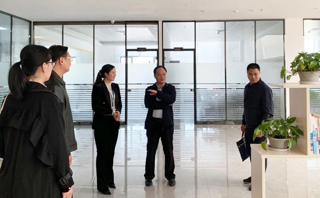 【走基層】謝善高到藤縣調(diào)研陶瓷產(chǎn)業(yè)和鈦白企業(yè)工會(huì)基層組織建設(shè)工作情況