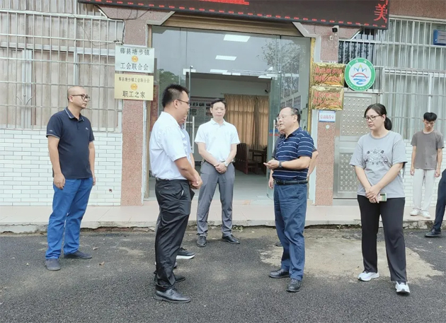 市總工會(huì)調(diào)研組到縣（市、區(qū)） 開(kāi)展基層工會(huì)組織建設(shè)工作調(diào)研