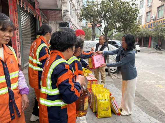 龍圩區(qū)總工會(huì)開展春節(jié)慰問活動(dòng) 梧州工人  2026年2月7日 19:46 廣西